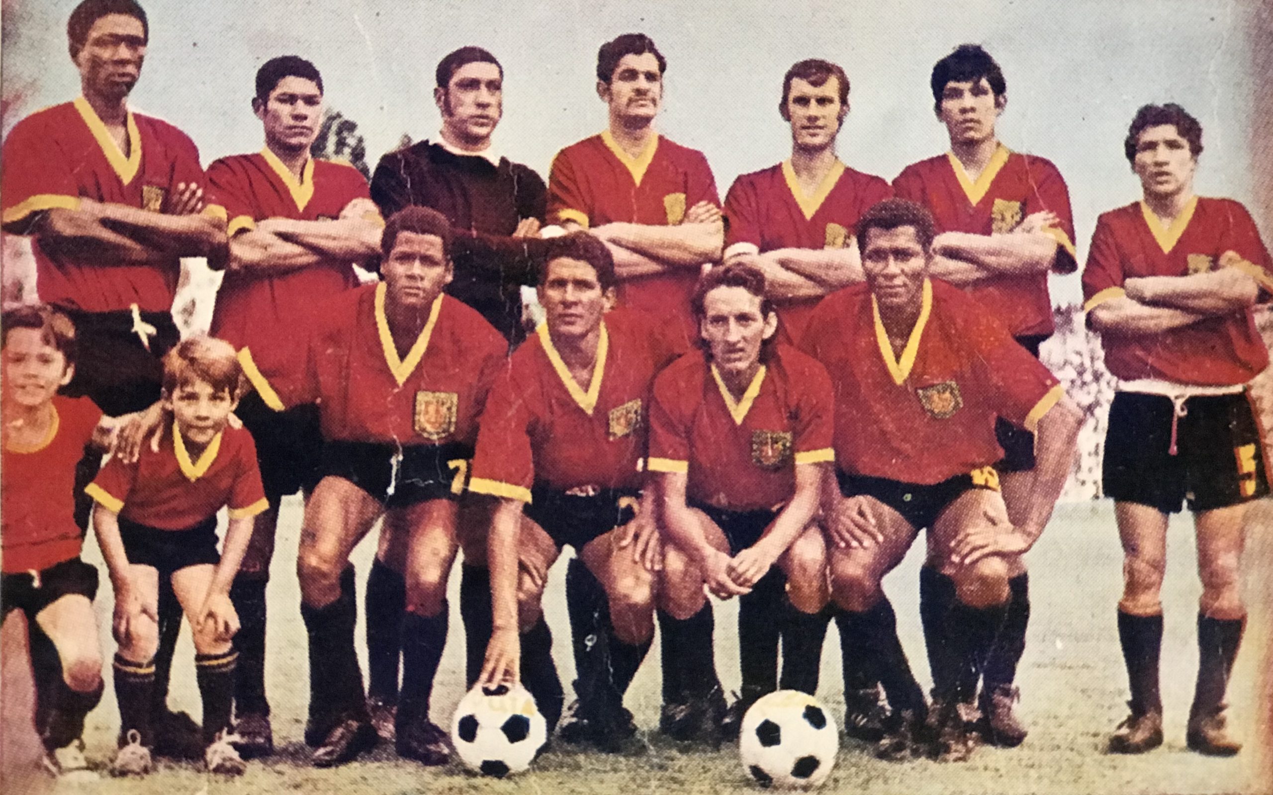 https://clubdeportivocuenca.com/wp-content/uploads/2024/03/equipo-1971-scaled.jpg